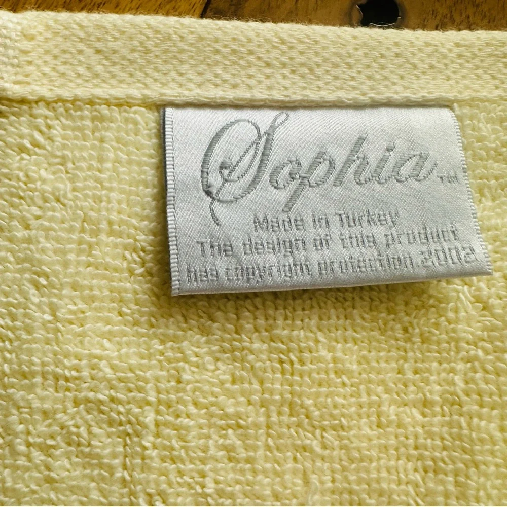 Sophia Vintage Hand Towel Embroidered 100% Cotton NWOT